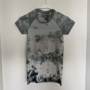 Lululemon swiftly tech tie dye size 4 women’s multicolor